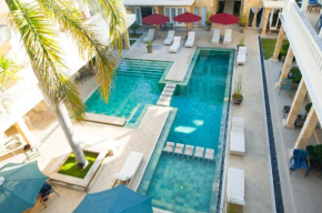 Отель Bali Court Hotel & Apartment  Kuta
